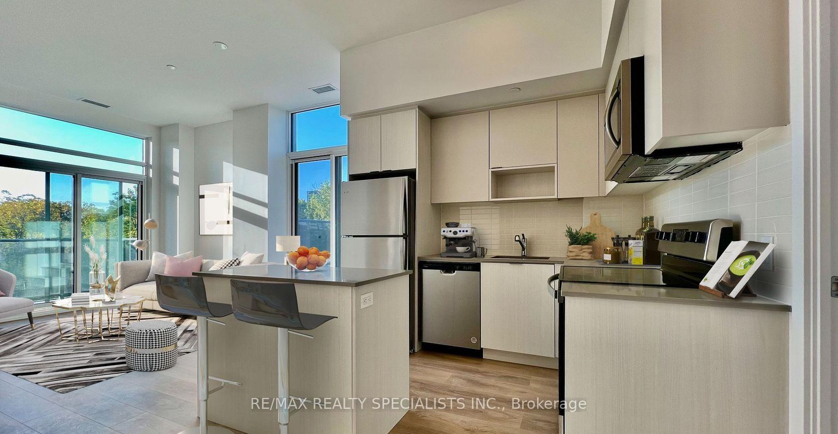302 - 202 Burnhamthorpe Road E, Mississauga Valleys, Mississauga 