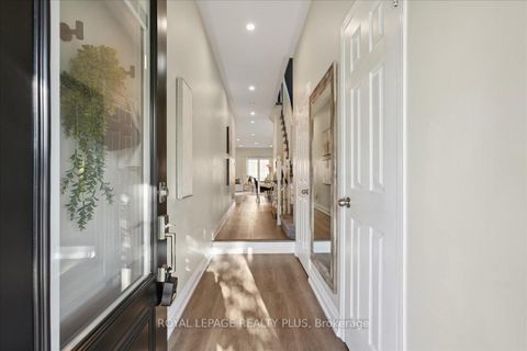 Photo 5 at 28 Aldonschool Court, South East, Ajax