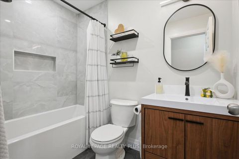 Photo 20 at 28 Aldonschool Court, South East, Ajax