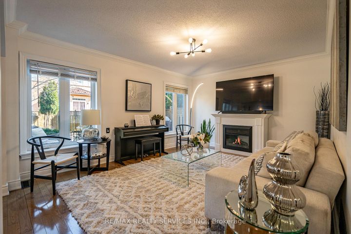 Photo 8 at 3748 Pearlstone Drive, Churchill Meadows, Mississauga