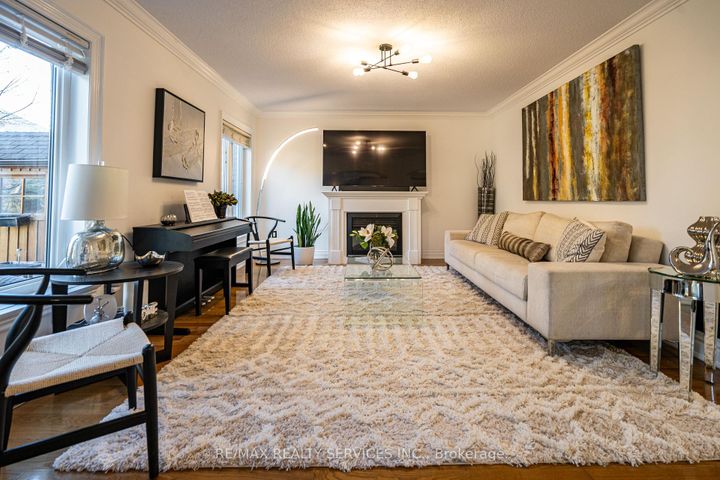 Photo 9 at 3748 Pearlstone Drive, Churchill Meadows, Mississauga