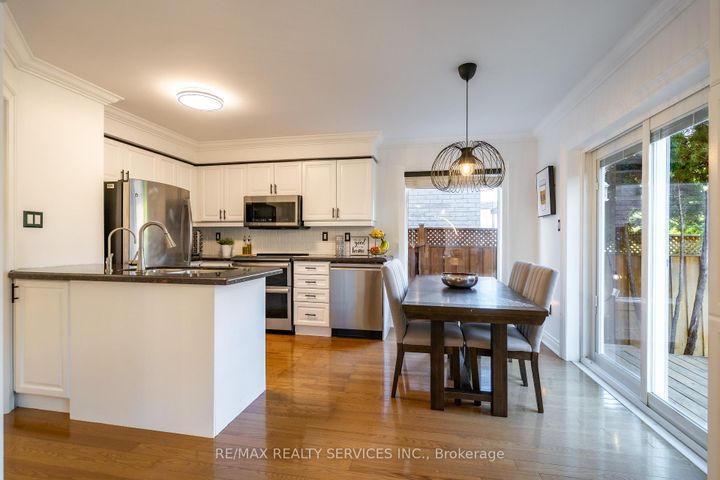 Photo 10 at 3748 Pearlstone Drive, Churchill Meadows, Mississauga