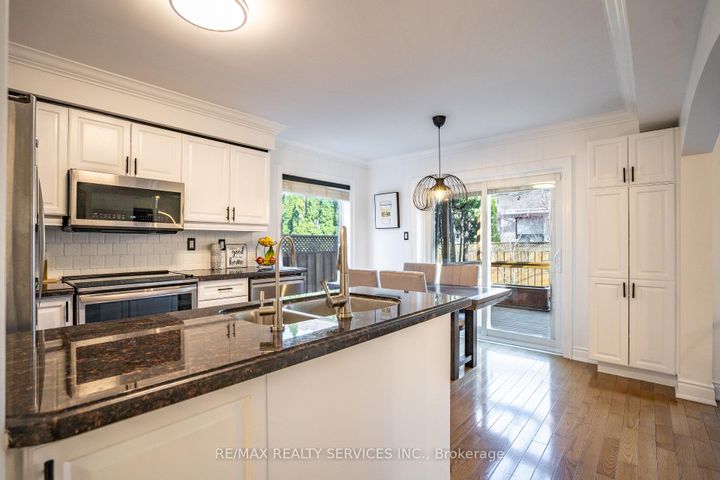 Photo 11 at 3748 Pearlstone Drive, Churchill Meadows, Mississauga