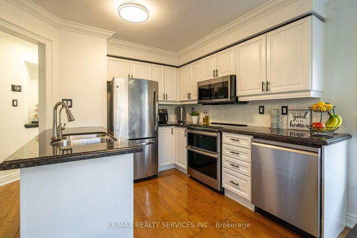 Photo 16 at 3748 Pearlstone Drive, Churchill Meadows, Mississauga