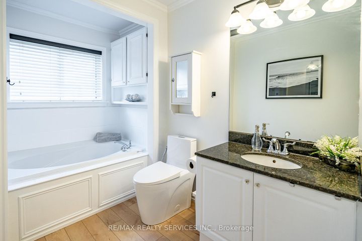 Photo 32 at 3748 Pearlstone Drive, Churchill Meadows, Mississauga