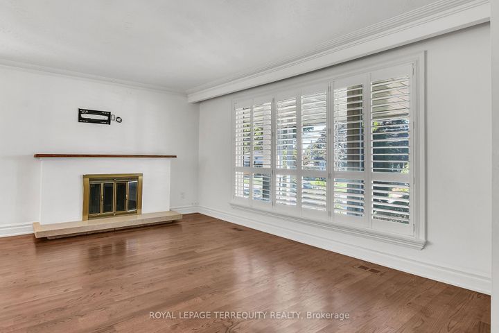 Photo 5 at 19 Wall Avenue, Pelmo Park W4, Toronto