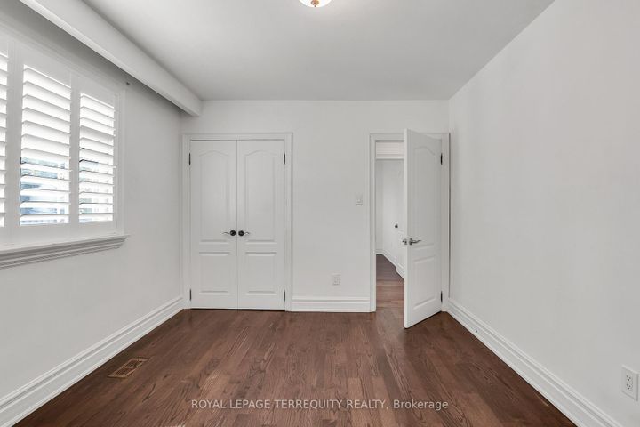 Photo 12 at 19 Wall Avenue, Pelmo Park W4, Toronto