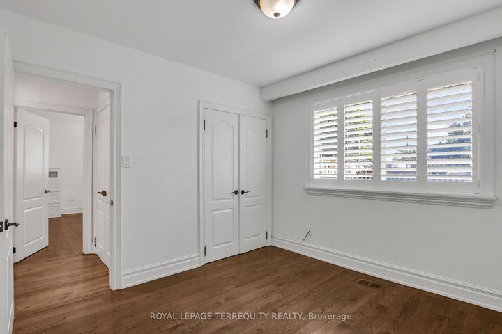 Photo 14 at 19 Wall Avenue, Pelmo Park W4, Toronto