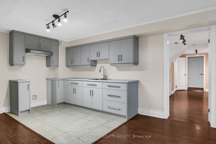 Photo 20 at 19 Wall Avenue, Pelmo Park W4, Toronto