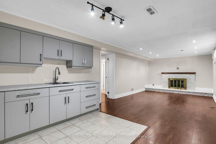 Photo 21 at 19 Wall Avenue, Pelmo Park W4, Toronto