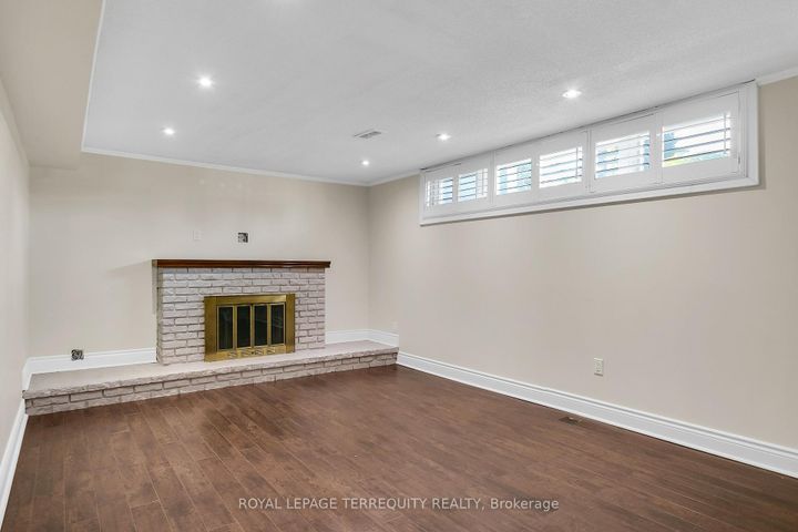 Photo 22 at 19 Wall Avenue, Pelmo Park W4, Toronto