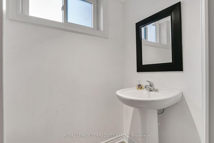 Photo 23 at 19 Wall Avenue, Pelmo Park W4, Toronto