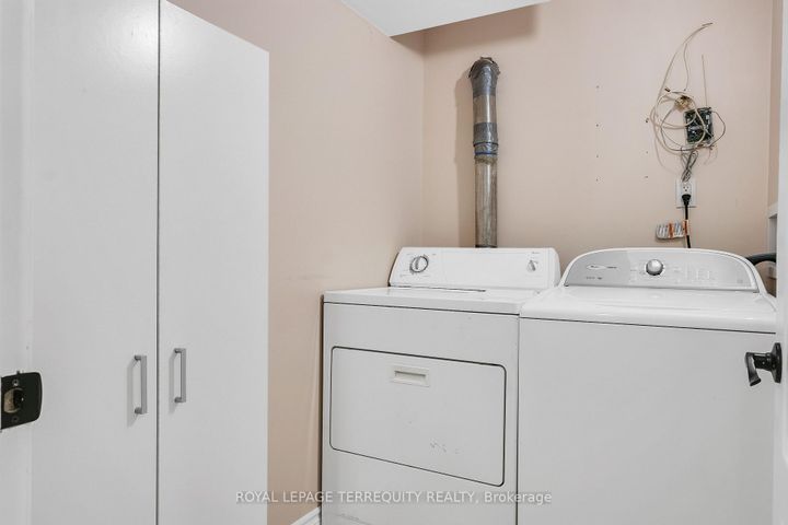 Photo 27 at 19 Wall Avenue, Pelmo Park W4, Toronto