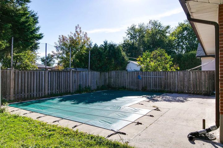 Photo 29 at 19 Wall Avenue, Pelmo Park W4, Toronto