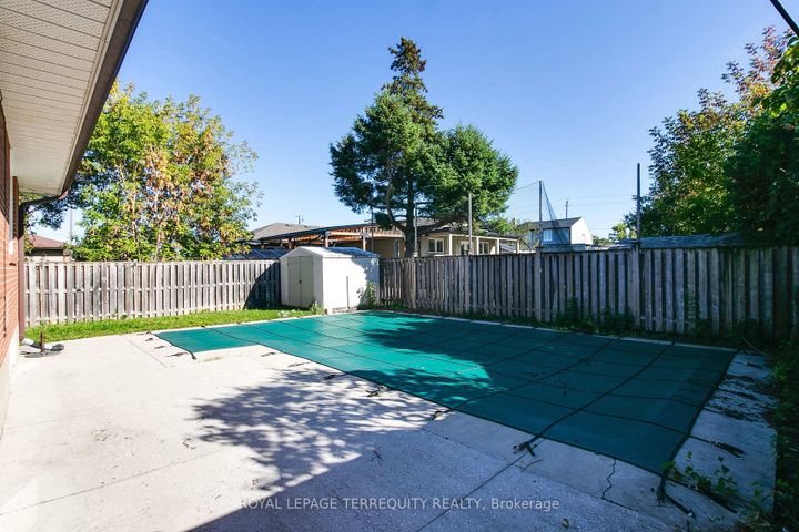 Photo 30 at 19 Wall Avenue, Pelmo Park W4, Toronto