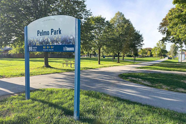 Photo 31 at 19 Wall Avenue, Pelmo Park W4, Toronto