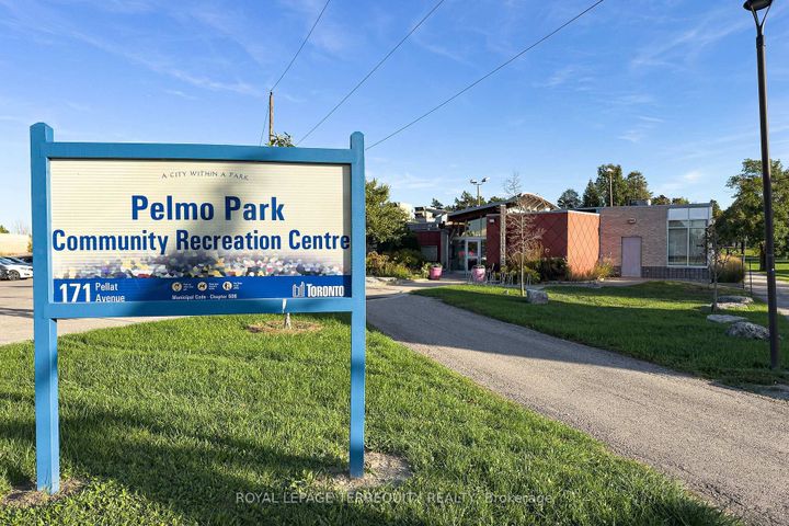 Photo 34 at 19 Wall Avenue, Pelmo Park W4, Toronto