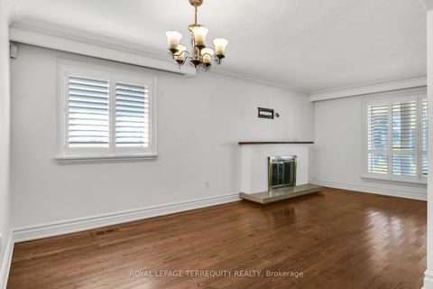 Photo 7 at 19 Wall Avenue, Pelmo Park W4, Toronto