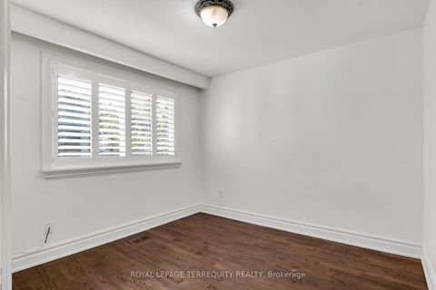 Photo 13 at 19 Wall Avenue, Pelmo Park W4, Toronto