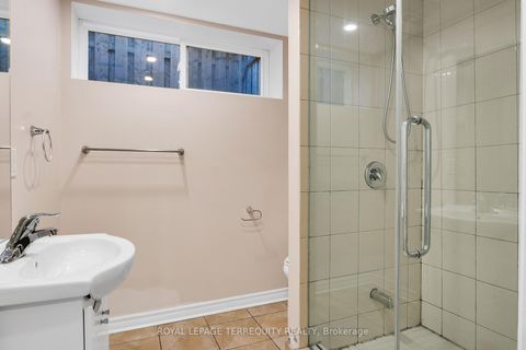 Photo 26 at 19 Wall Avenue, Pelmo Park W4, Toronto