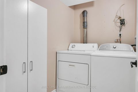 Photo 27 at 19 Wall Avenue, Pelmo Park W4, Toronto