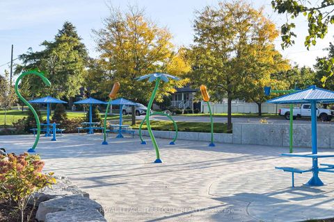 Photo 32 at 19 Wall Avenue, Pelmo Park W4, Toronto