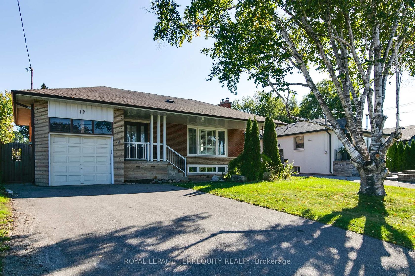 19 Wall Avenue, Pelmo Park W4, Toronto 2