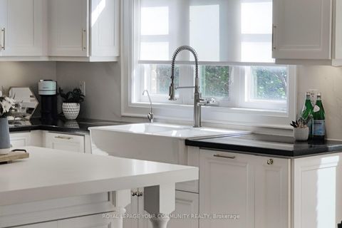 Photo 17 at 166 Grandvista Crescent, Vellore Village, Vaughan