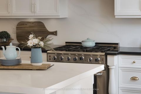 Photo 18 at 166 Grandvista Crescent, Vellore Village, Vaughan