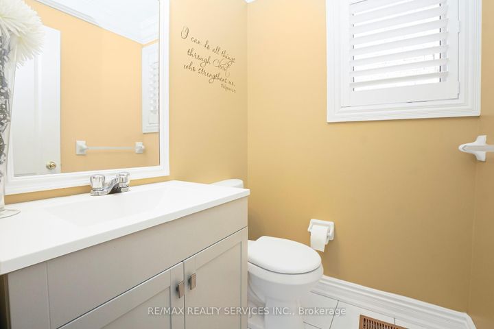 Photo 4 at 14 Foxmere Road, Fletcher's Meadow, Brampton