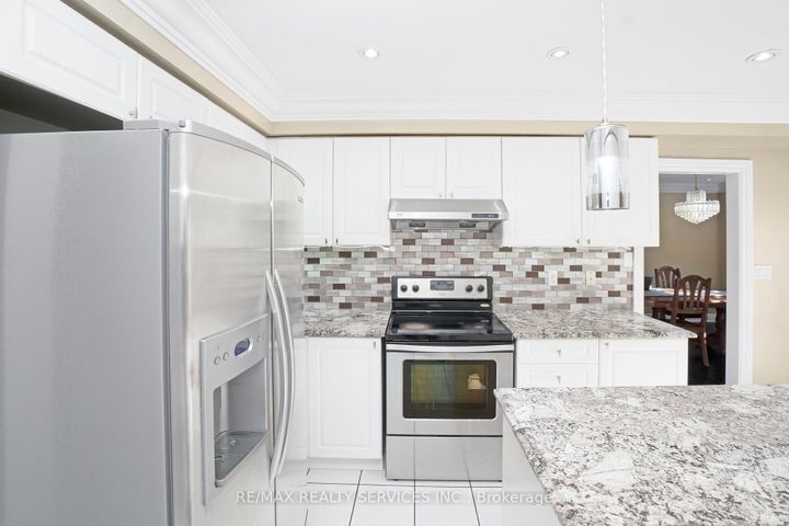 Photo 8 at 14 Foxmere Road, Fletcher's Meadow, Brampton