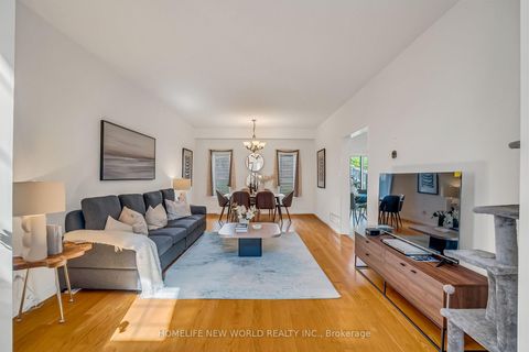 Photo 4 at 766 Greystone Court, Pinecrest, Oshawa