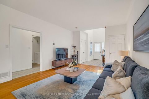 Photo 6 at 766 Greystone Court, Pinecrest, Oshawa