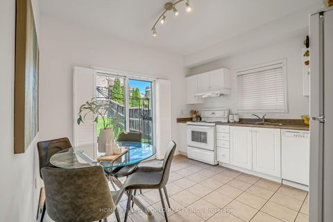 Photo 11 at 766 Greystone Court, Pinecrest, Oshawa