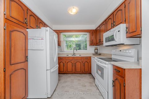 Photo 12 at 1431 Harmsworth Square, FA Falgarwood, Oakville