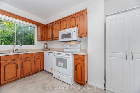 Photo 13 at 1431 Harmsworth Square, FA Falgarwood, Oakville
