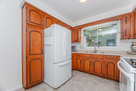 Photo 14 at 1431 Harmsworth Square, FA Falgarwood, Oakville
