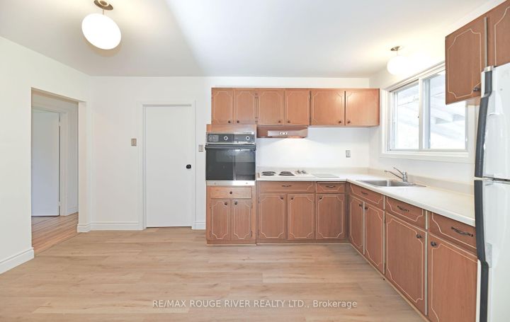 Photo 5 at 710 Kingfisher Drive, Bay Ridges, Pickering