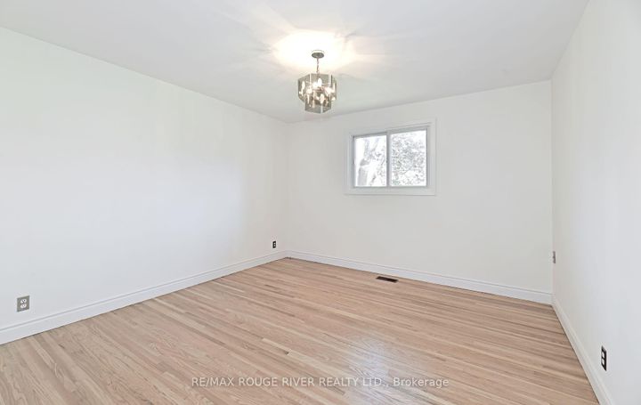 Photo 7 at 710 Kingfisher Drive, Bay Ridges, Pickering