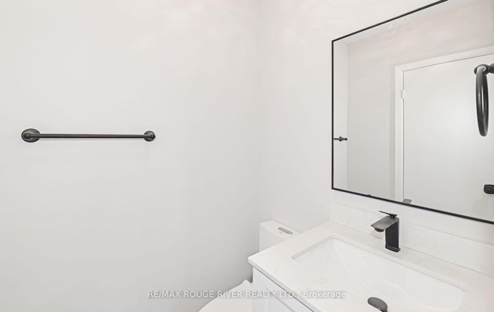 Photo 9 at 710 Kingfisher Drive, Bay Ridges, Pickering