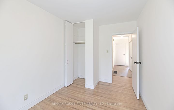 Photo 11 at 710 Kingfisher Drive, Bay Ridges, Pickering