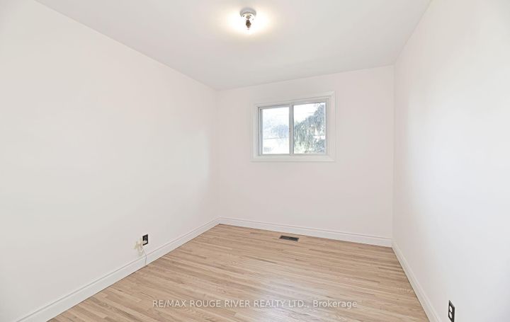 Photo 12 at 710 Kingfisher Drive, Bay Ridges, Pickering