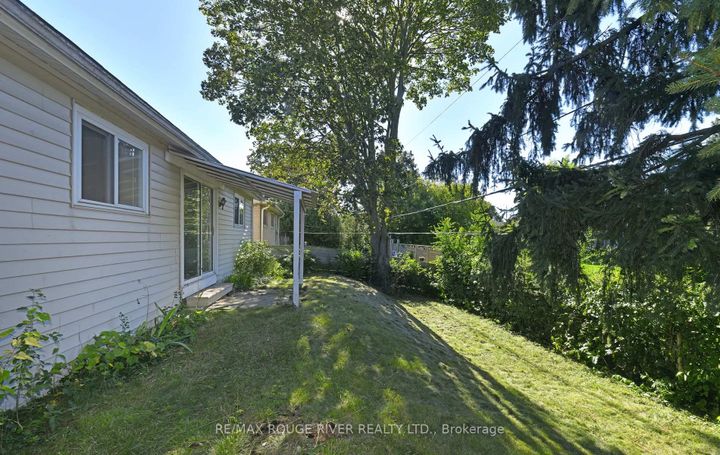 Photo 20 at 710 Kingfisher Drive, Bay Ridges, Pickering
