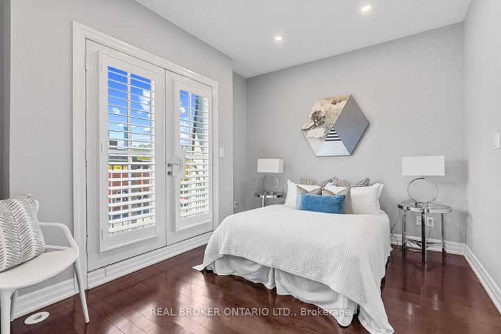 Photo 14 at 51 St Paul Street, Moss Park, Toronto