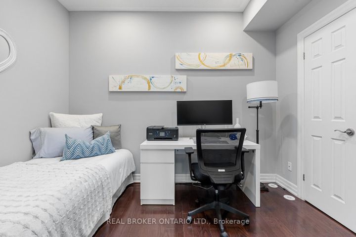 Photo 17 at 51 St Paul Street, Moss Park, Toronto
