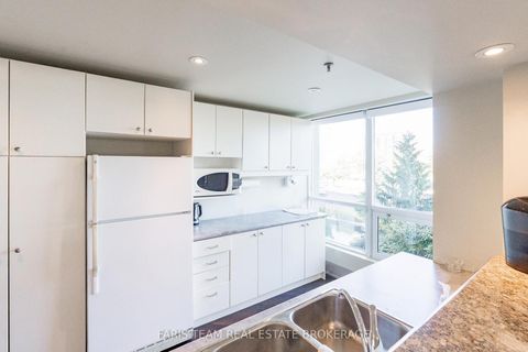 Photo 27 at 1409 - 2 Toronto Street, City Centre, Barrie