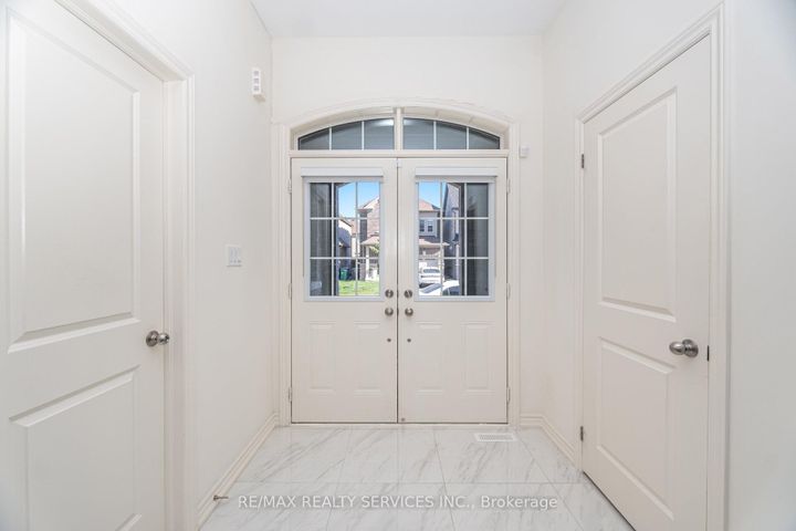 Photo 6 at 62 Block Road, Northwest Brampton, Brampton