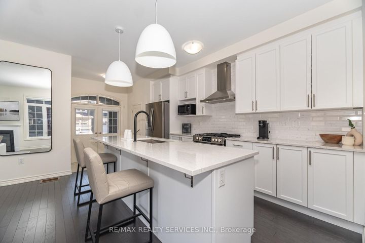 Photo 7 at 62 Block Road, Northwest Brampton, Brampton