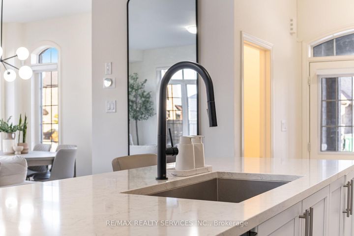 Photo 8 at 62 Block Road, Northwest Brampton, Brampton