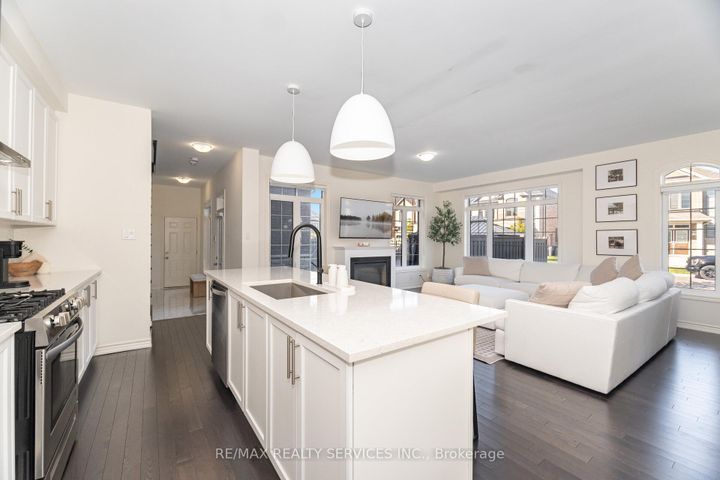 Photo 11 at 62 Block Road, Northwest Brampton, Brampton